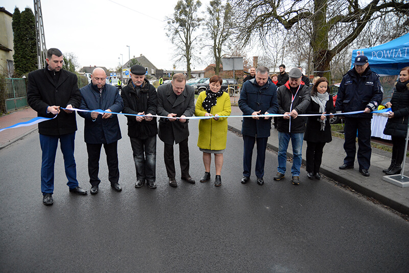 Uroczyste otwarcie zmodernizowanej drogi w Dobrej