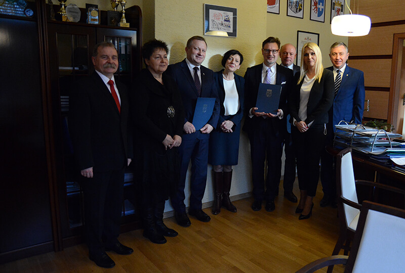 Powiat Policki wsparł zakup tomografu komputerowego