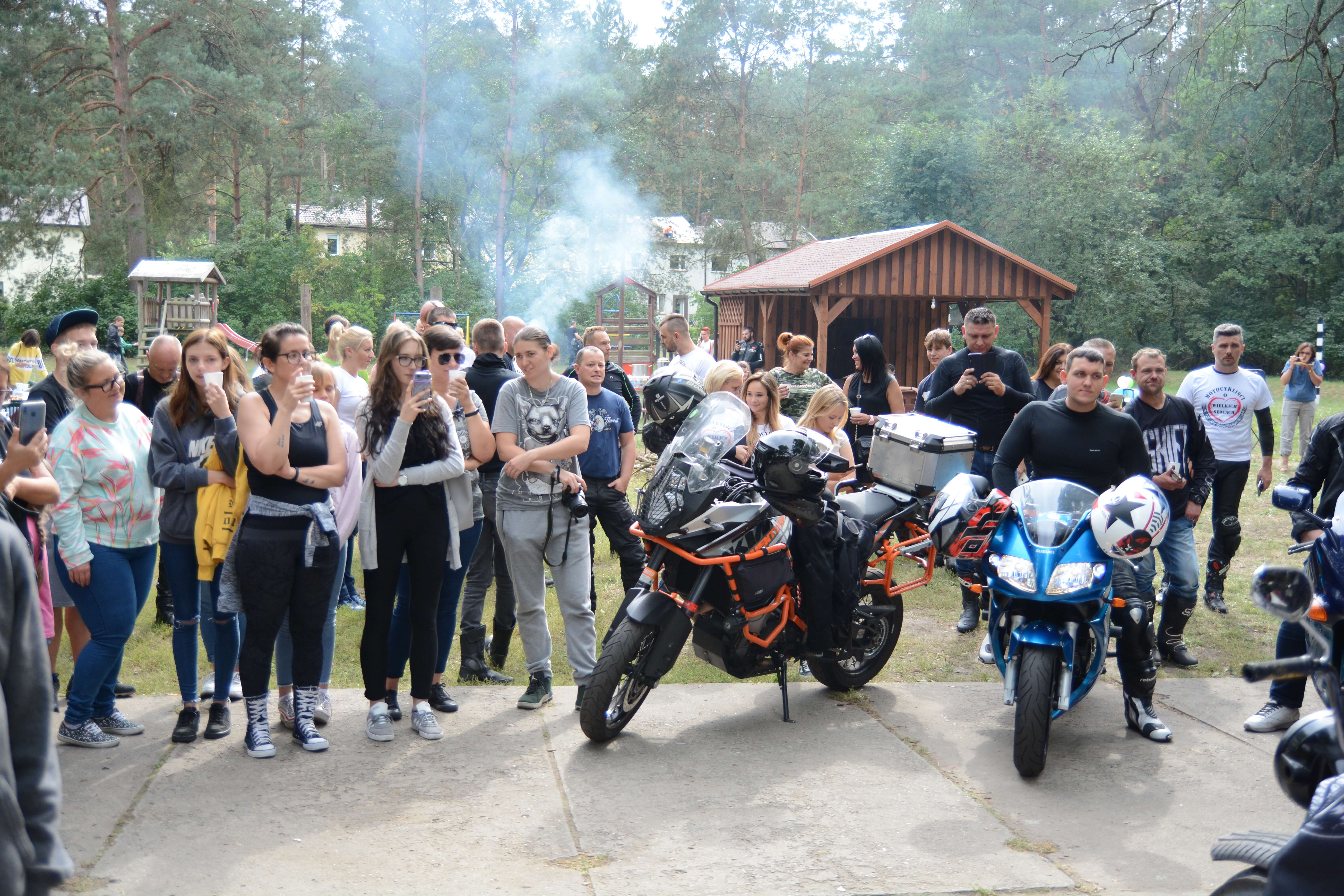 "Motocykliści o Wielkich Sercach" odwiedzili wychowanków Domu Dziecka w Tanowie