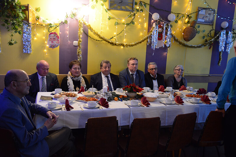 Spotkanie wigilijne w Polskim Związku Emerytów, Rencistów i Inwalidów w Policach