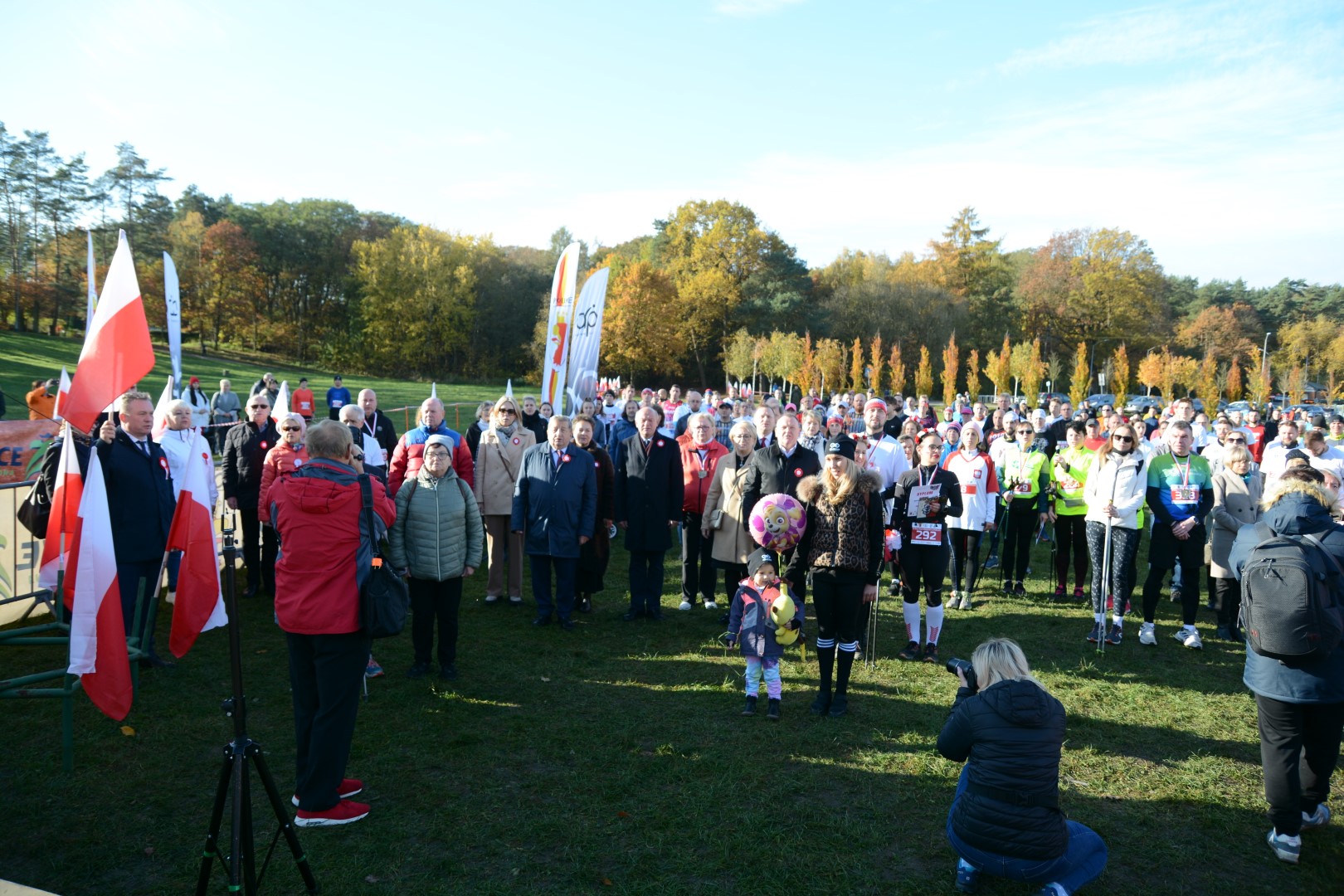 Wspólne odśpiewanie hymnu Polski rozpoczęło Powiatowe obchody Dnia Niepodległości