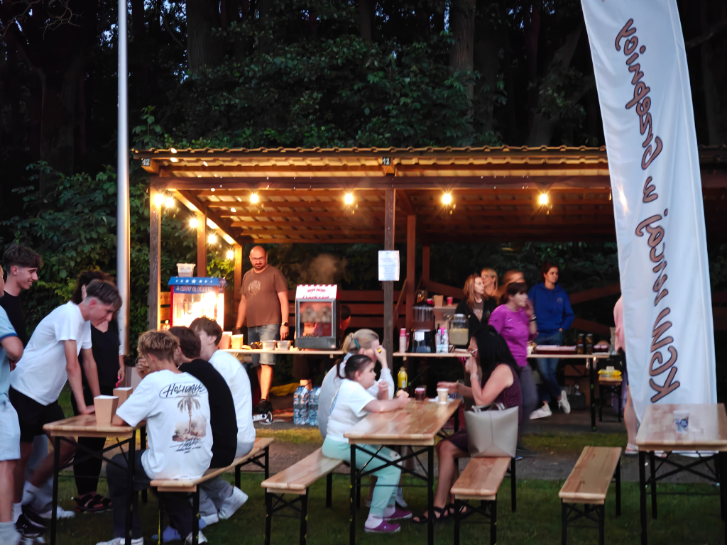 Magia letniego kina w Dobrej i Stobnie - Wakacje z Powiatem Polickim