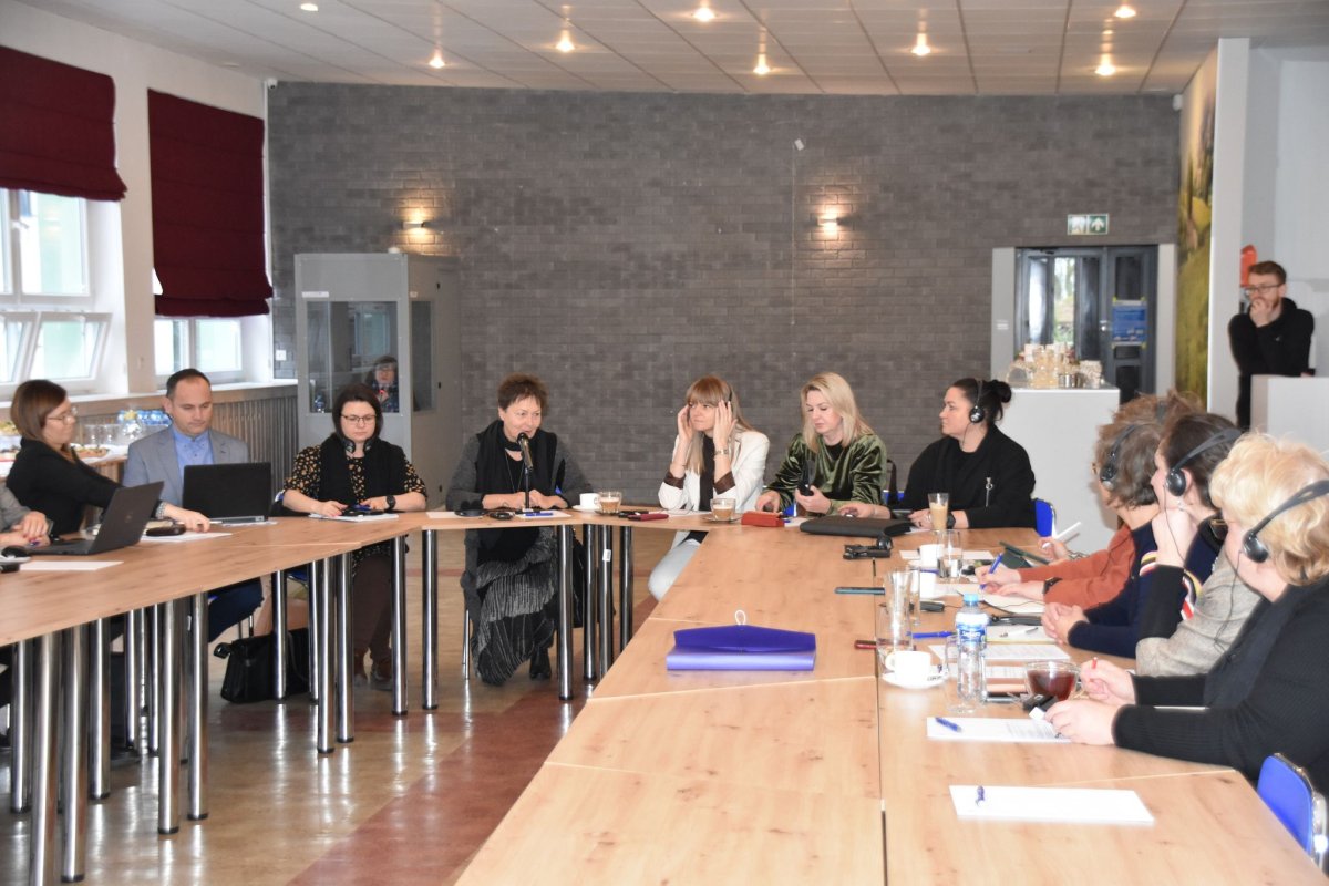 Spotkanie przy stole przedstawicieli Powiatu Polickiegoi Vorpommern-Greifswald