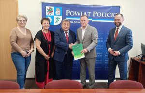 Zarząd Powiatu z Burmistrzem Polic i Dyrektorem Urzędu Pracy