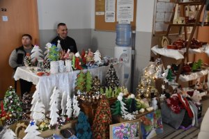 Kiermasz świąteczny w holu starostwa