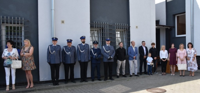 Goście i policjanci na Powiatowych Obchodach Święta Policji