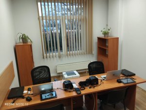 Zdjęcie pomieszczenia przygotowanego do wydawania paszportów