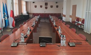 sala sesyjna do zapowiedzi