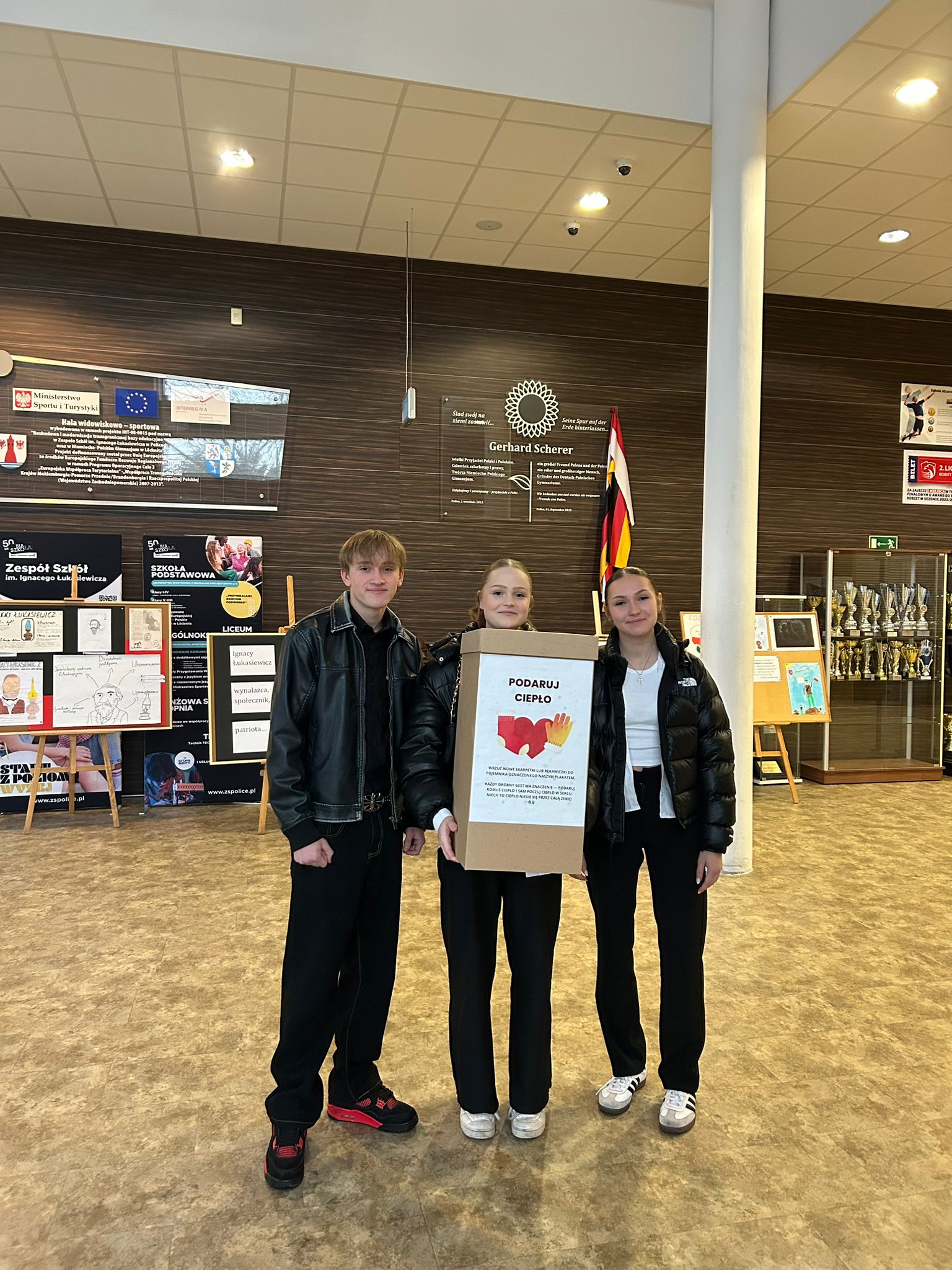 Młodzieżowa Rada Powiatu Polickiego rusza z akcją „Podziel się ciepłem”